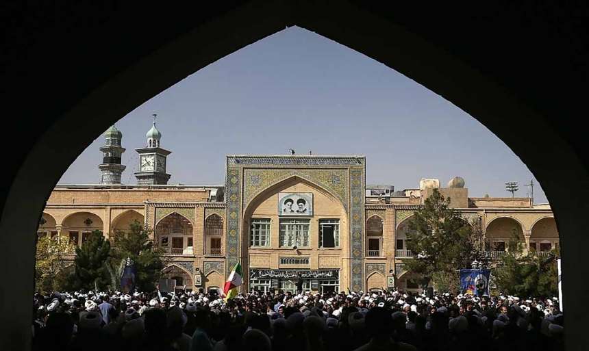 دلیل تغییر نام مدرسه «آستانه» به «فیضیه»